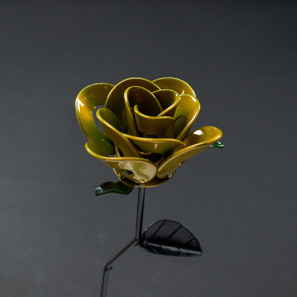 Metal Rose Rattle Metal Rose